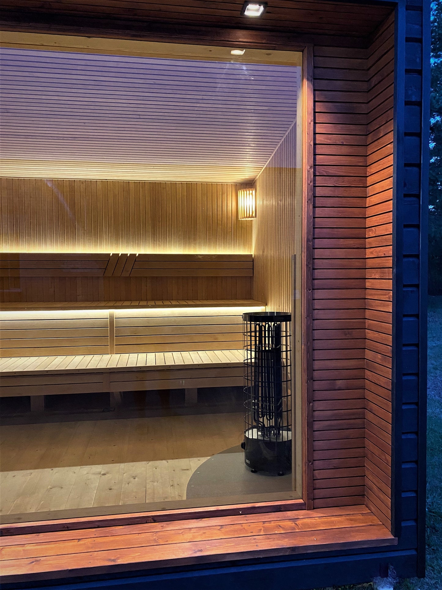 Halo Saunas Hideout 6-8 Person Traditional Sauna 5m
