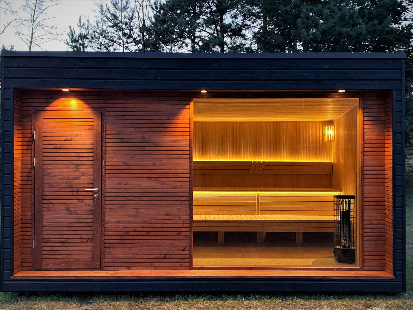 Halo Saunas Hideout 6-8 Person Traditional Sauna 5m