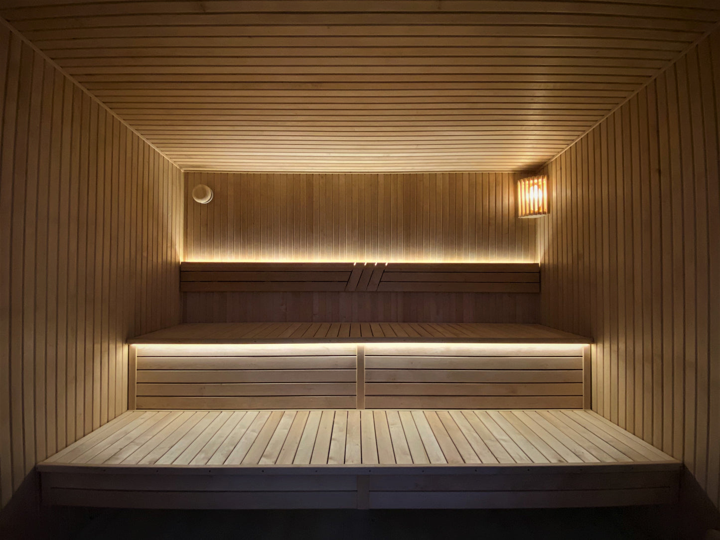 Halo Saunas Hideout 6-8 Person Traditional Sauna 5m