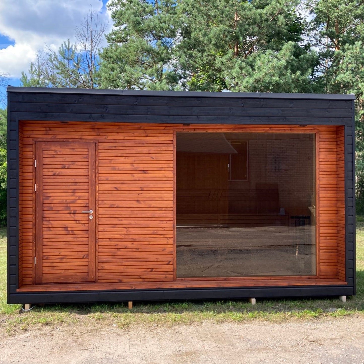 Halo Saunas Hideout 6-8 Person Traditional Sauna 5m