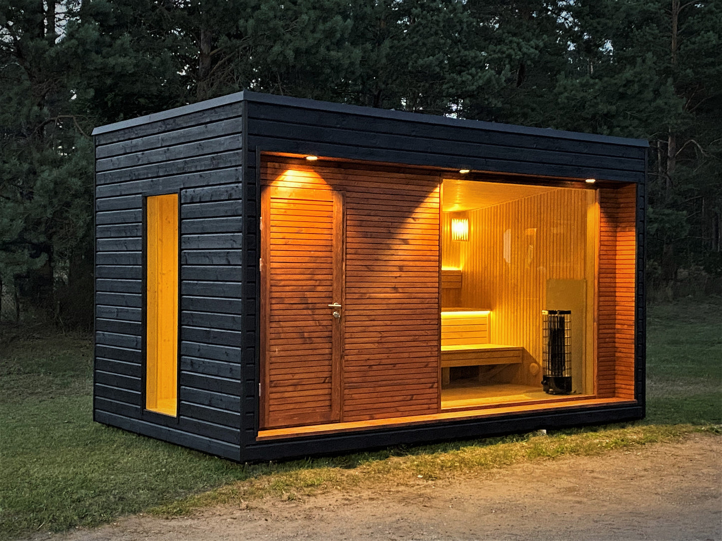Halo Saunas Hideout 6-8 Person Traditional Sauna 5m