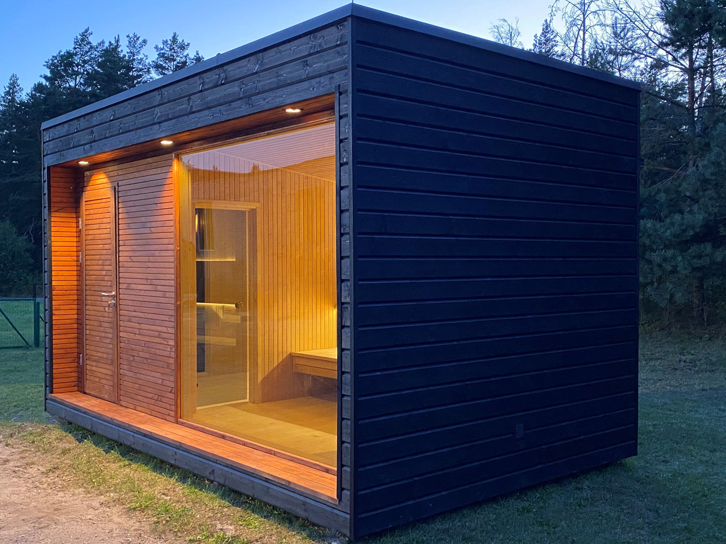 Halo Saunas Hideout 6-8 Person Traditional Sauna 5m