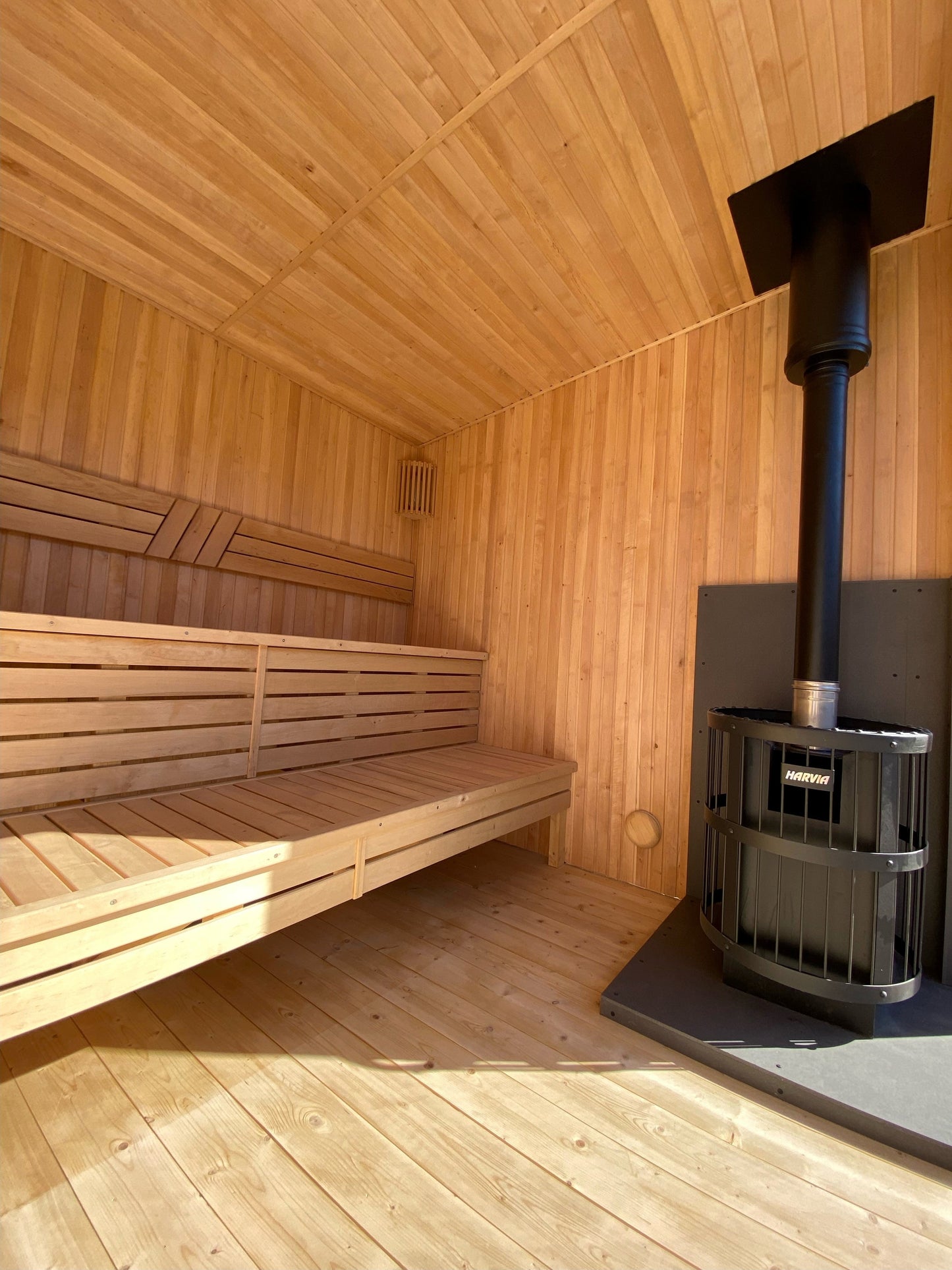 Halo Saunas Hideout 6-8 Person Traditional Sauna 5m