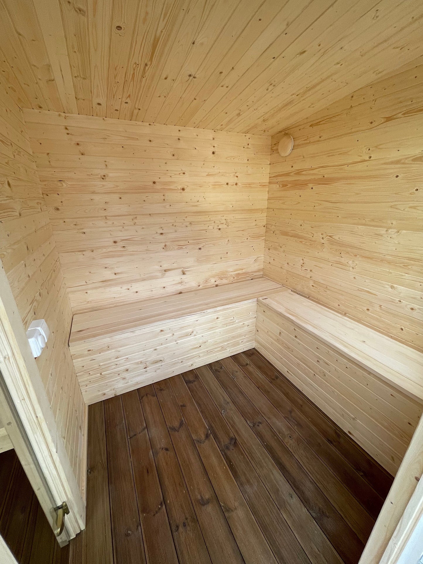 Halo Saunas The Nordic Escape Traditional Outdoor 6 Person Sauna - Nuovo Luxury