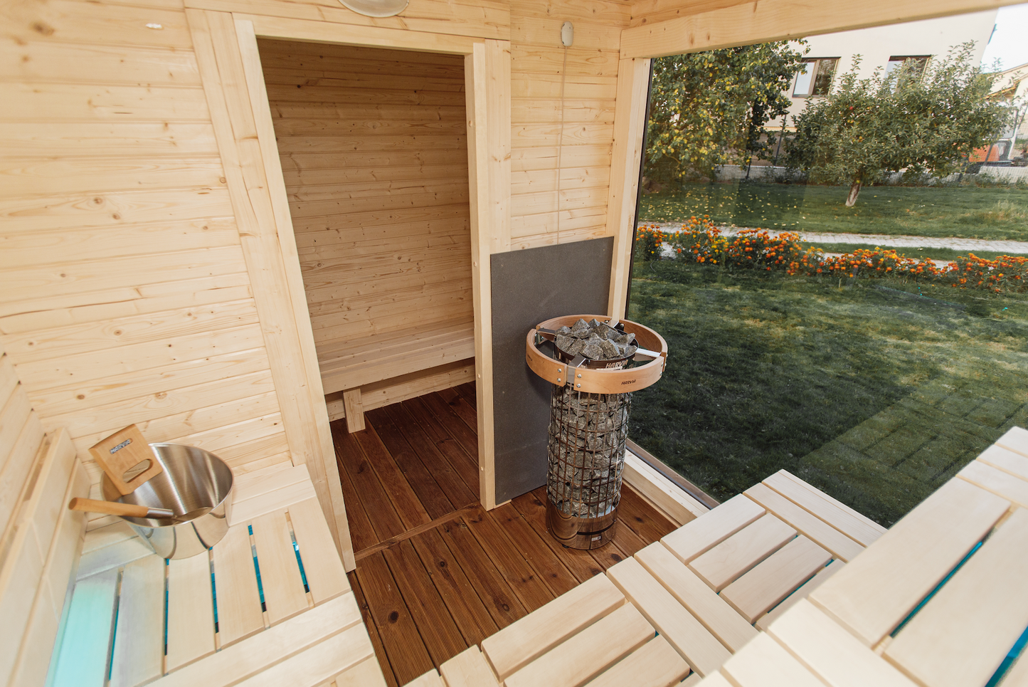 Halo Saunas Sanctuary Traditional Outdoor 6 to 8 Person Sauna - Nuovo Luxury