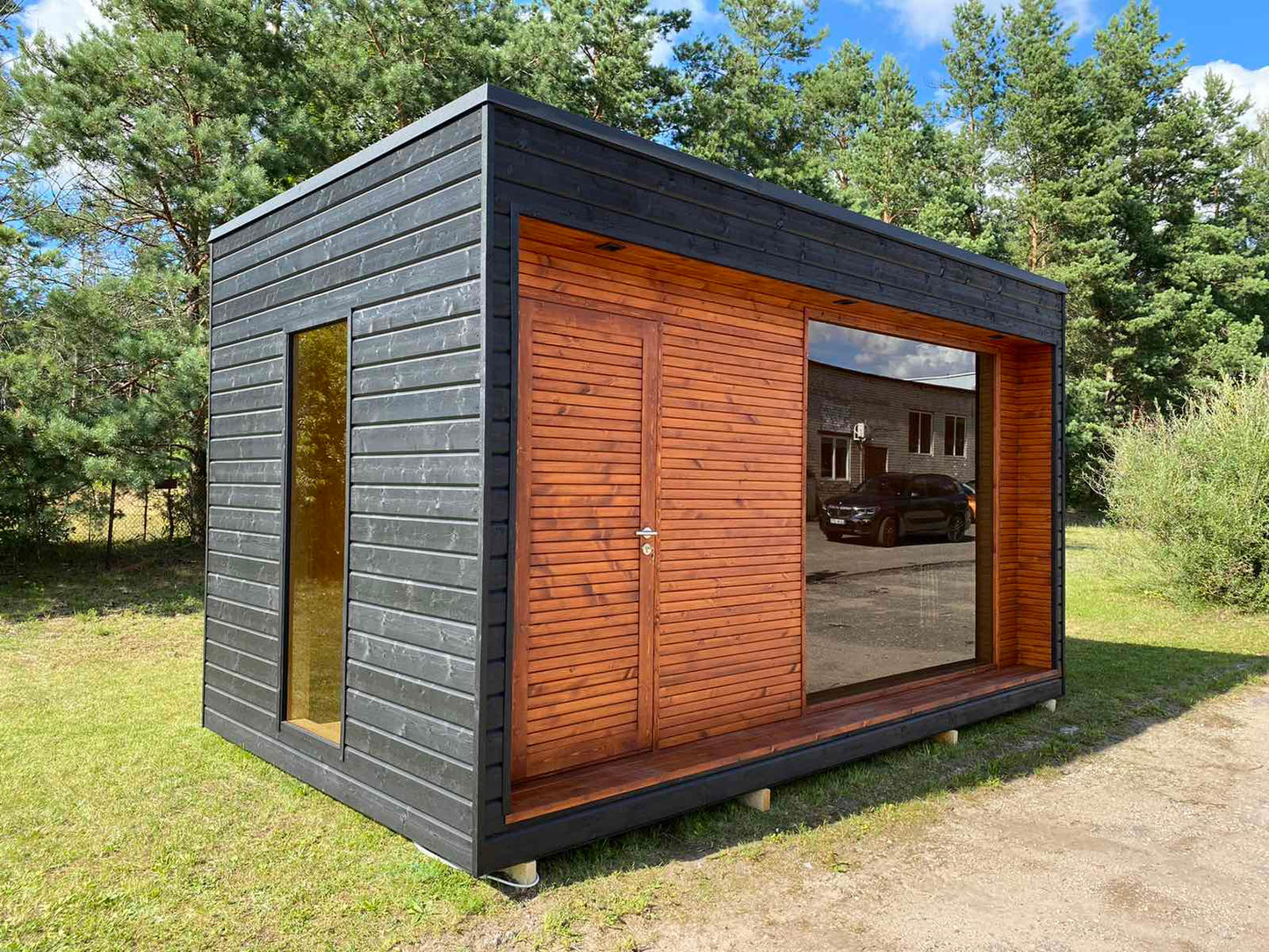 Halo Saunas Hideout 6-8 Person Traditional Sauna 5m