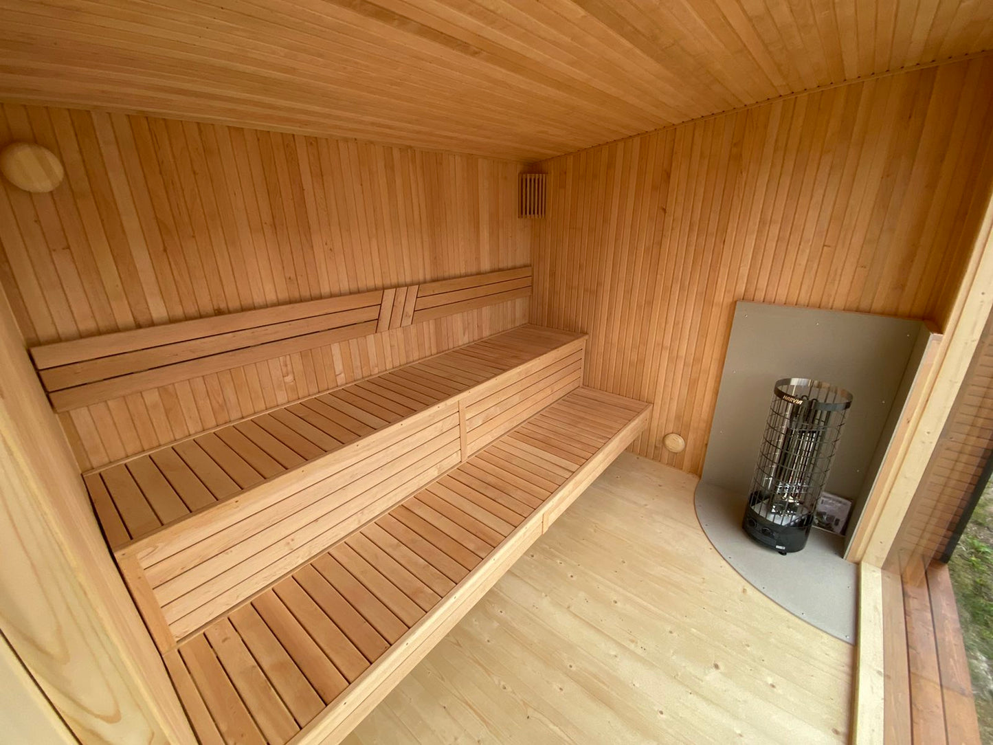 Halo Saunas Hideout 6-8 Person Traditional Sauna 5m